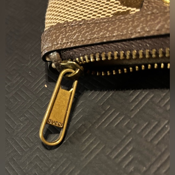 Gucci Keychain Pouch - Picture 2 of 5